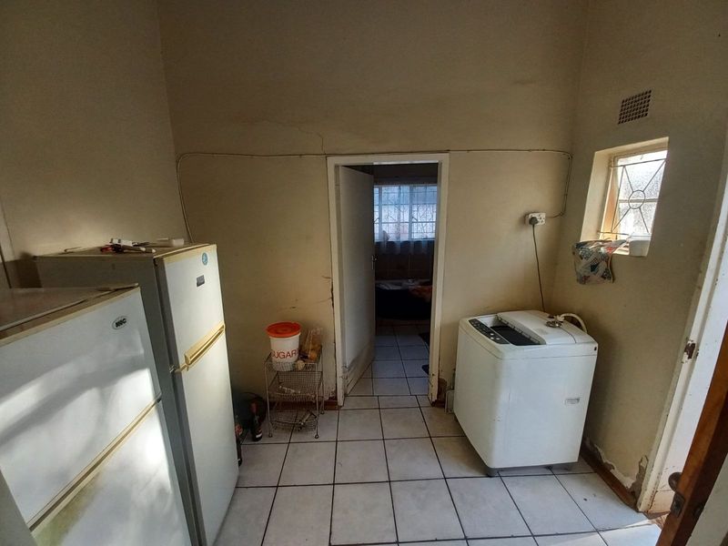 House For Sale in New Park - Photo 7