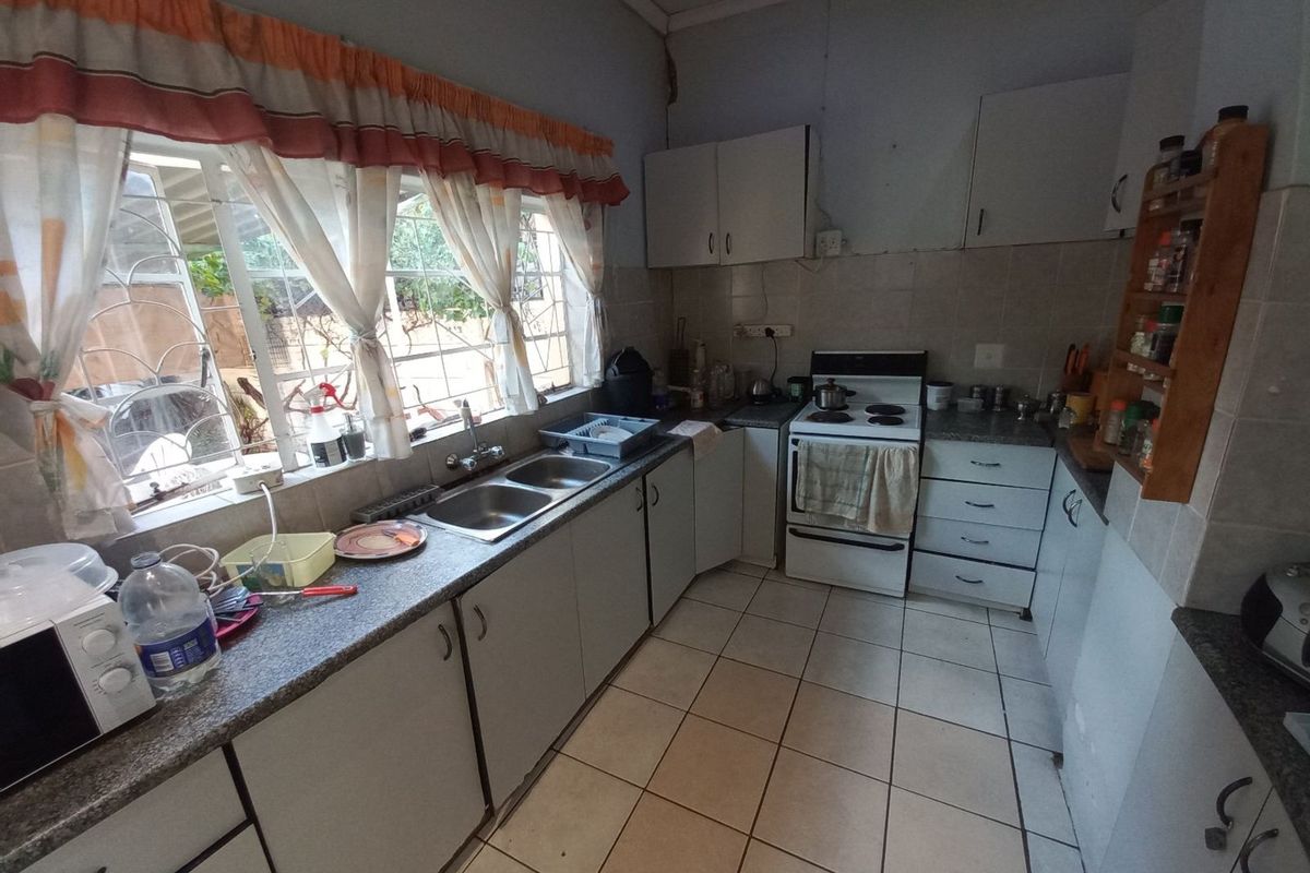 House For Sale in New Park - Photo 4