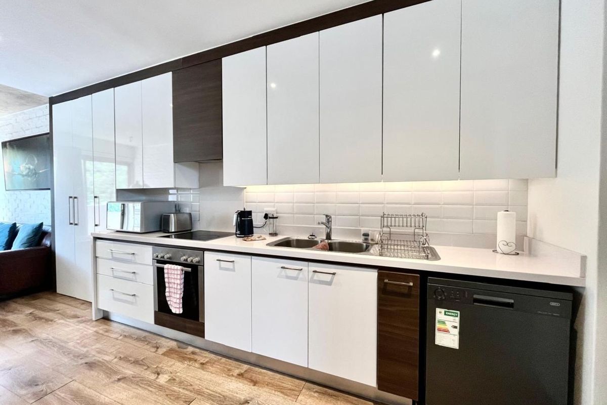 Apartment To Rent in Menlo Park - Photo 4