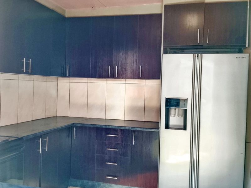 House For Sale in Likole - Photo 4