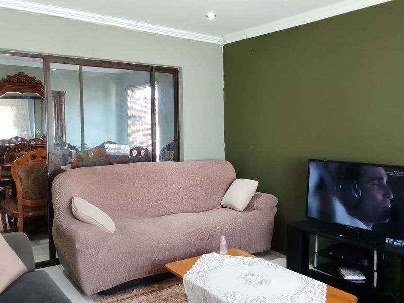 House For Sale in Likole - Photo 8