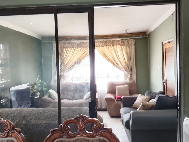 House For Sale in Likole - Photo 5