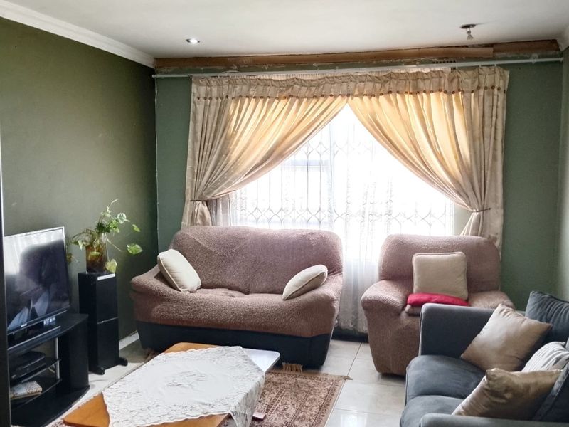 House For Sale in Likole - Photo 6