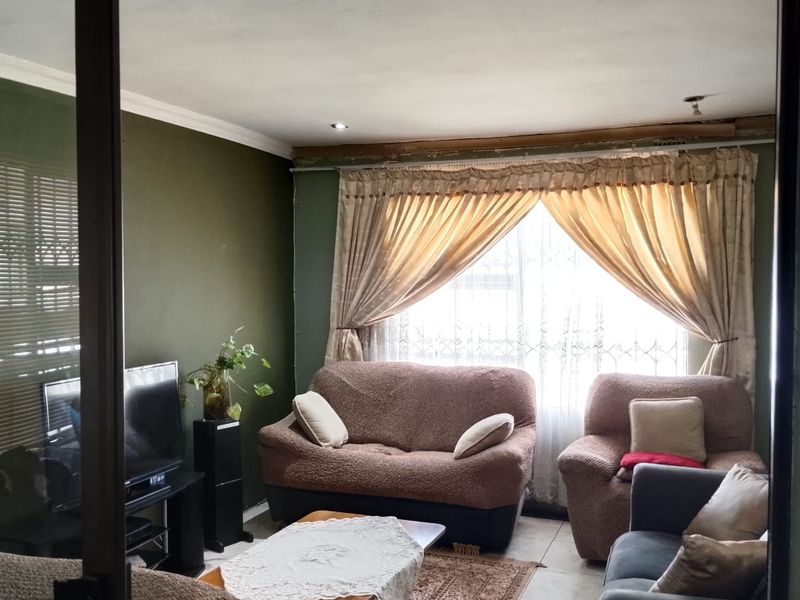 House For Sale in Likole - Photo 7