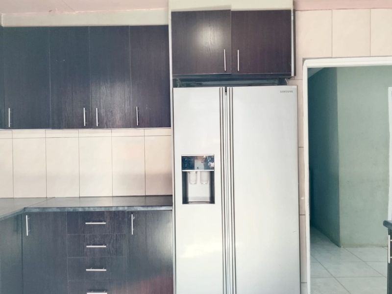 House For Sale in Likole - Photo 3