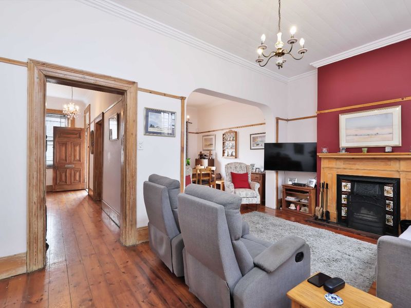 House For Sale in Richmond Hill - Photo 8