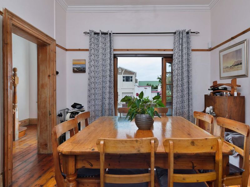 House For Sale in Richmond Hill - Photo 7