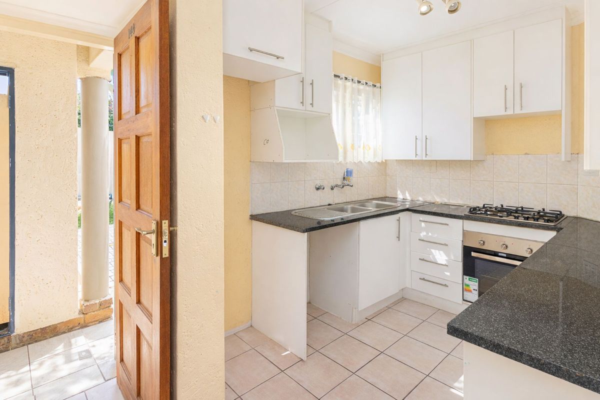 Apartment For Sale in Bromhof - Photo 3