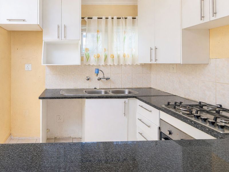 Apartment For Sale in Bromhof - Photo 7