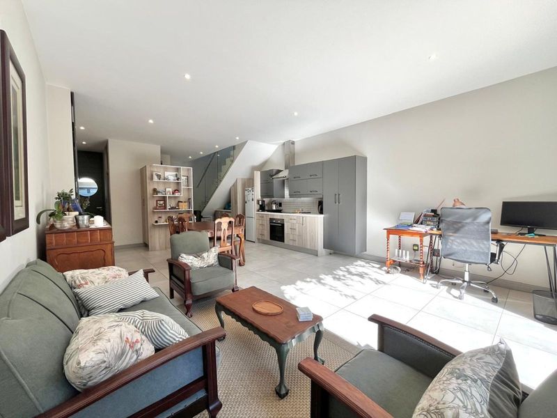 Apartment To Rent in Menlo Park - Photo 2