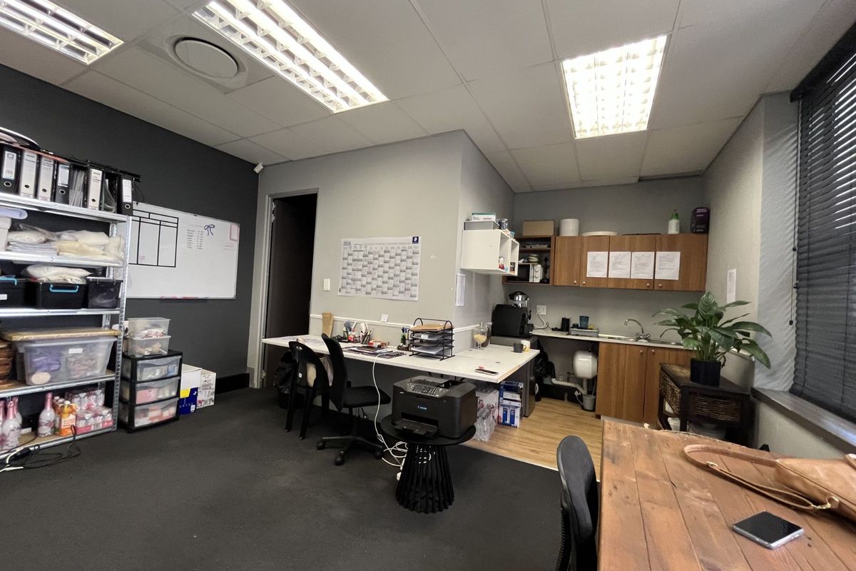 Office To Rent in Waterkloof Glen - Photo 4