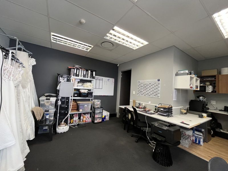 Office To Rent in Waterkloof Glen - Photo 5