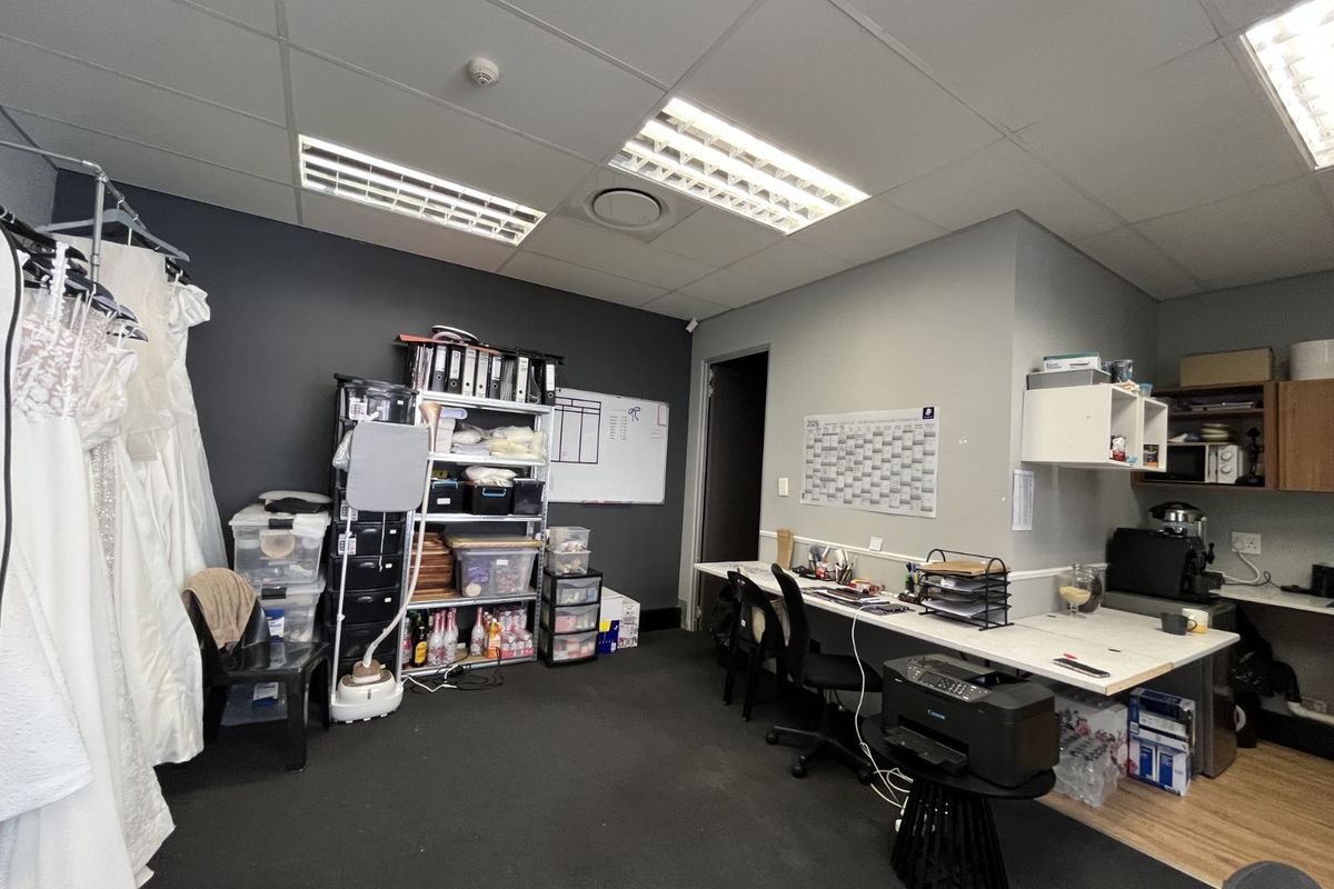 Office To Rent in Waterkloof Glen - Photo 5