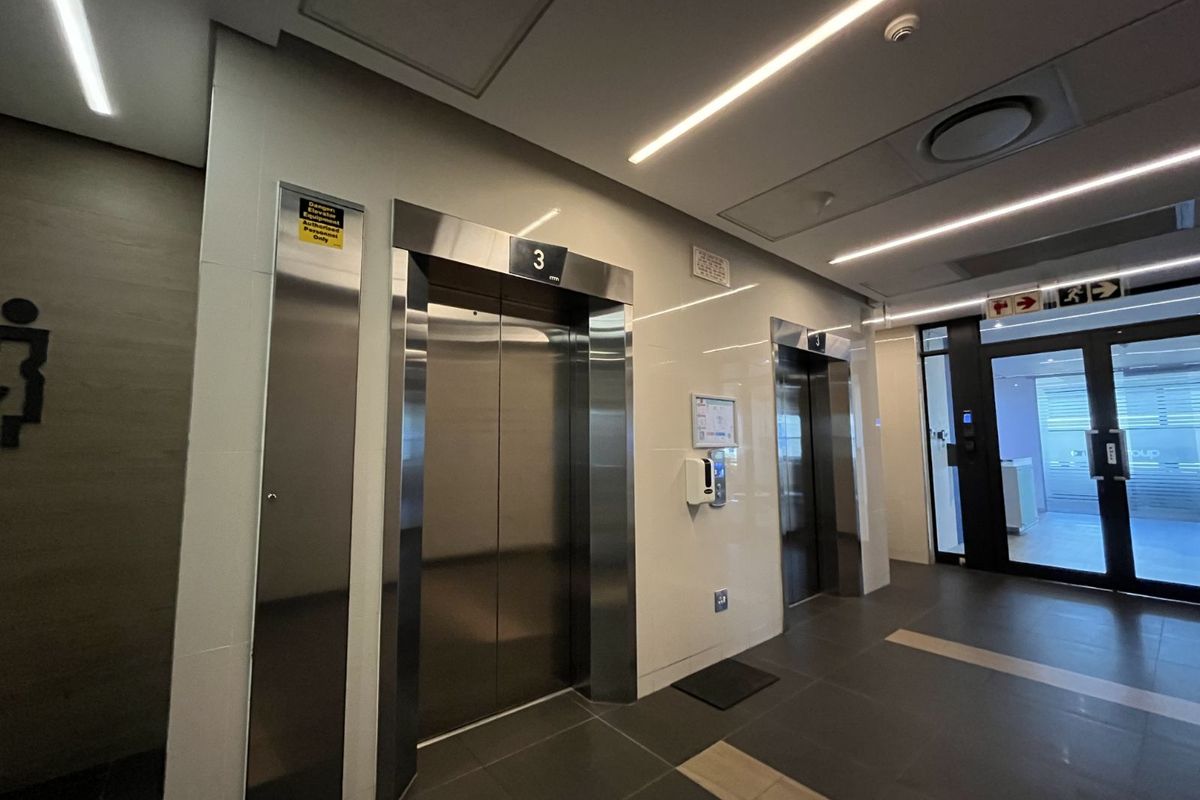Office To Rent in Waterkloof Glen - Photo 3