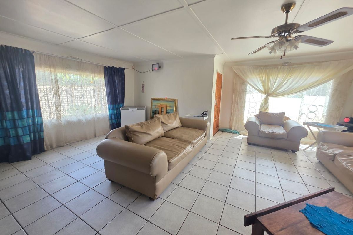 House For Sale in South Ridge - Photo 2