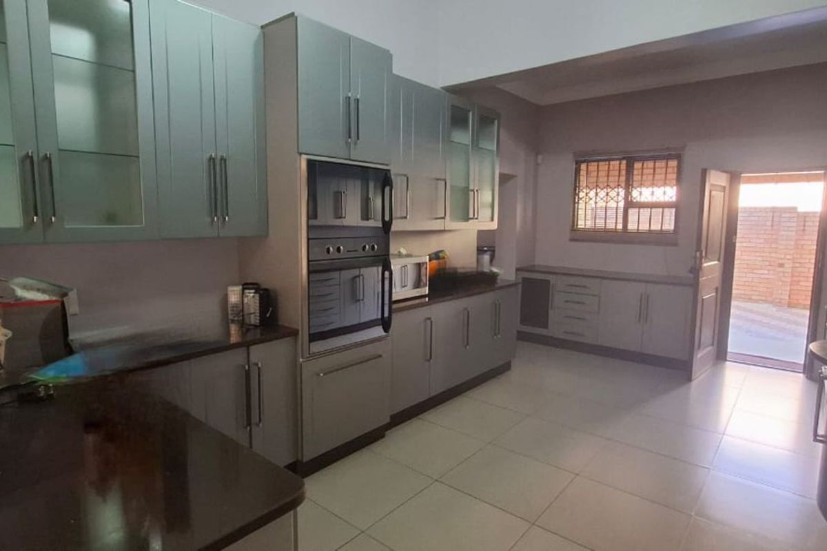 House For Sale in Bendor - Photo 3