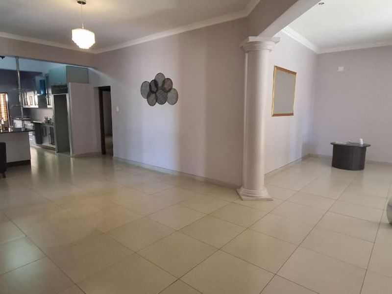 House For Sale in Bendor - Photo 8