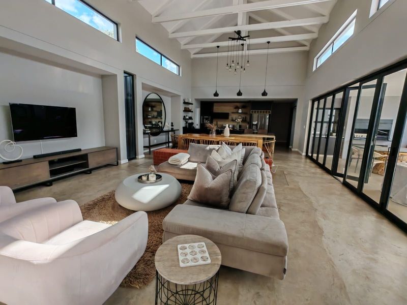 House To Rent in Copperleaf Estate - Photo 2