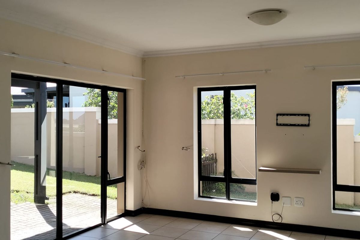 House To Rent in Blue Mountain Village - Photo 5