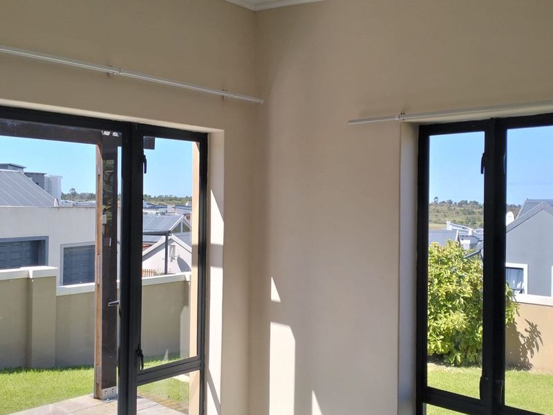 House To Rent in Blue Mountain Village - Photo 9