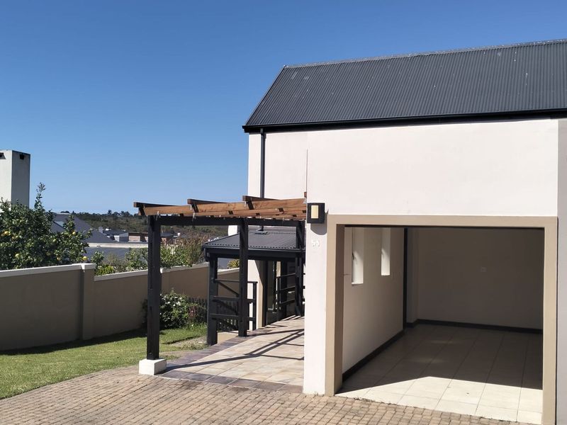 House To Rent in Blue Mountain Village - Photo 2