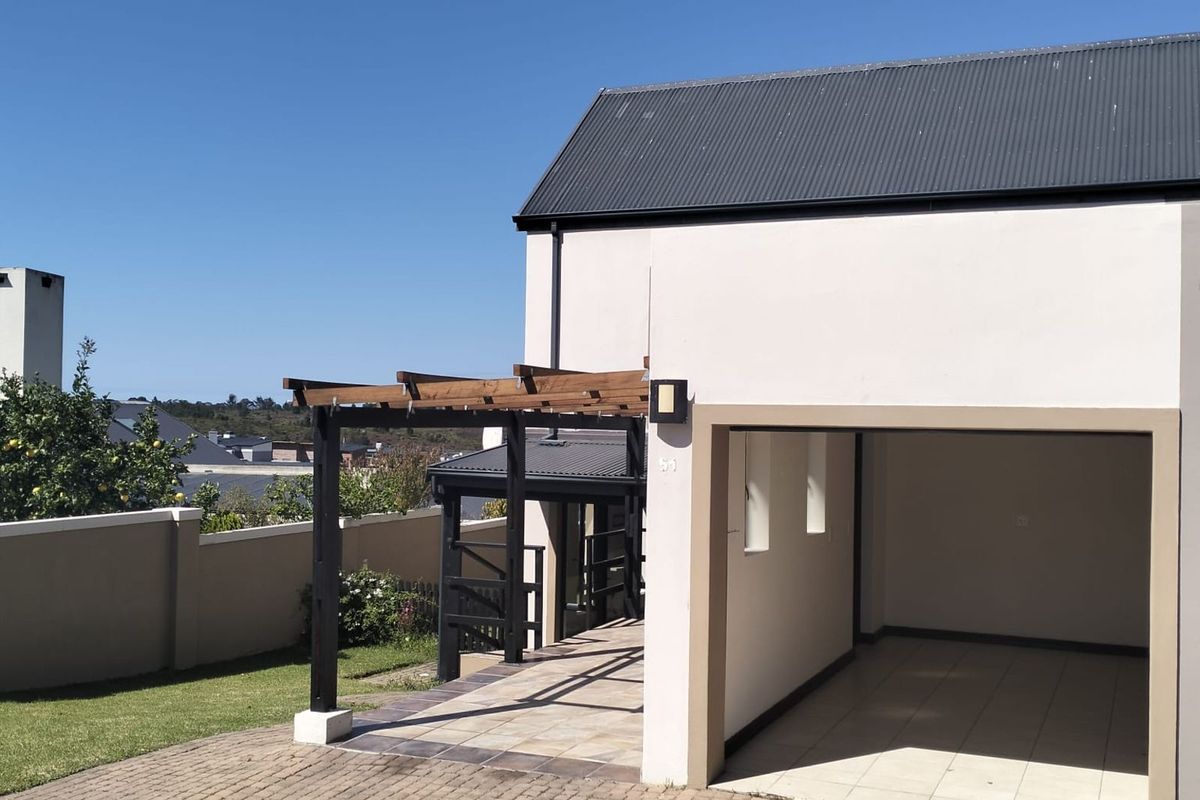 House To Rent in Blue Mountain Village - Photo 2