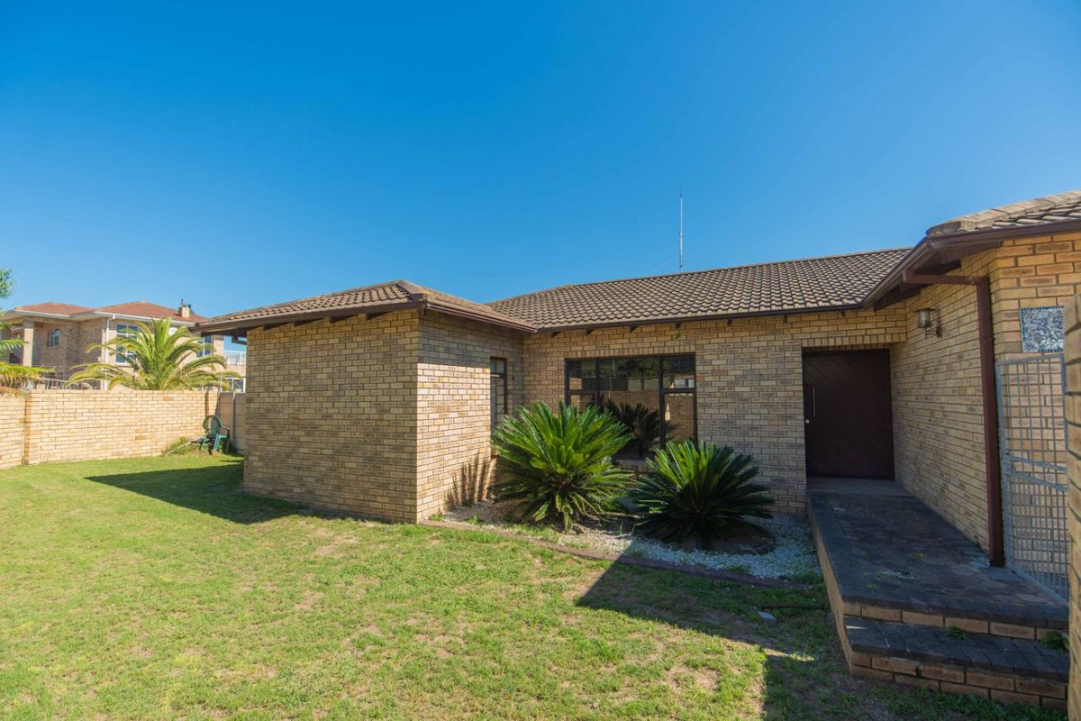 House For Sale in Kamma Heights - Photo 2