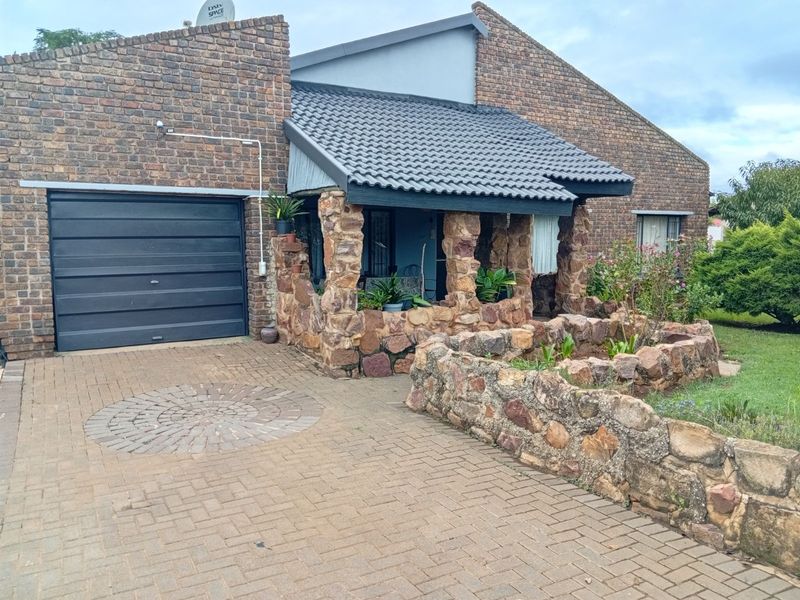 House For Sale in Masada - Photo 2