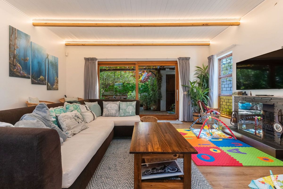 House For Sale in Diep River - Photo 4