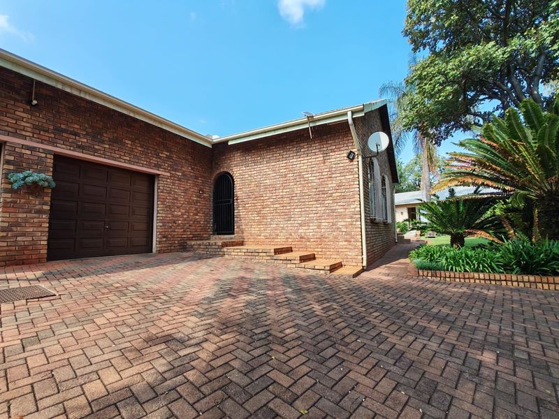 House For Sale in Heatherdale AH - Photo 6