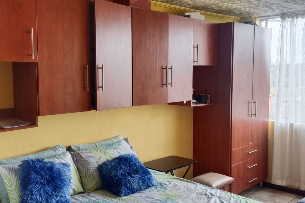 Apartment For Sale in Silverton - Photo 5