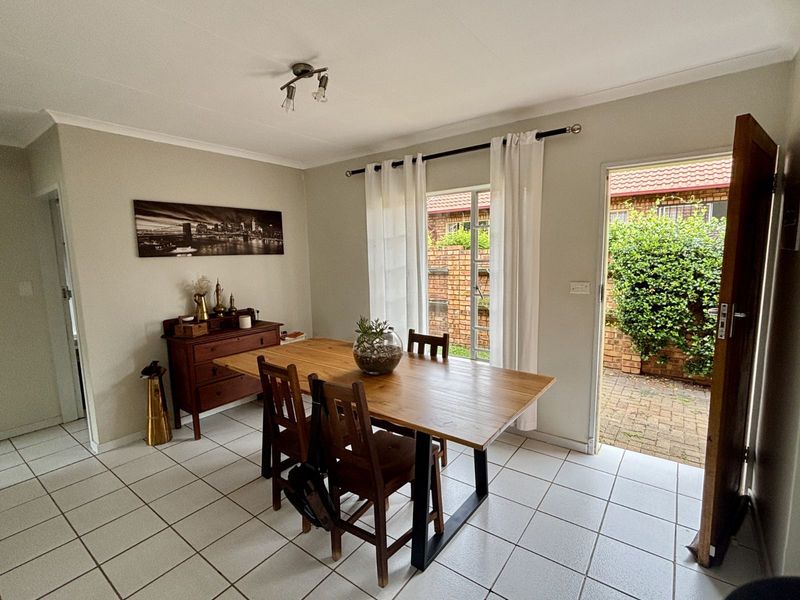 Townhouse For Sale in Highveld - Photo 8