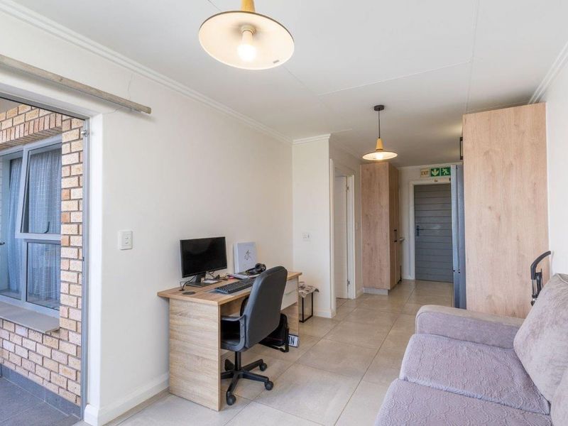 Apartment For Sale in Hansmoeskraal AH - Photo 3