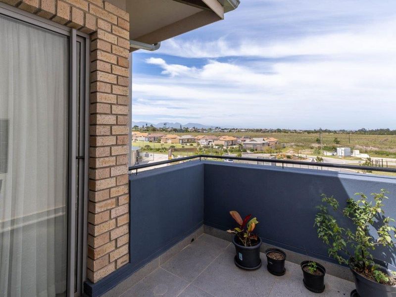 Apartment For Sale in Hansmoeskraal AH - Photo 10