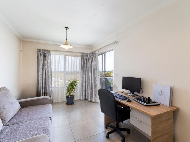 Apartment For Sale in Hansmoeskraal AH - Photo 9