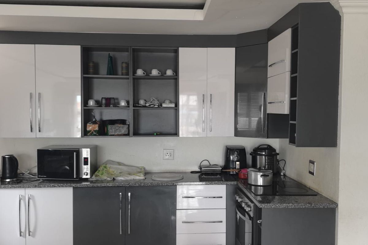 House For Sale in Emdo Park - Photo 3