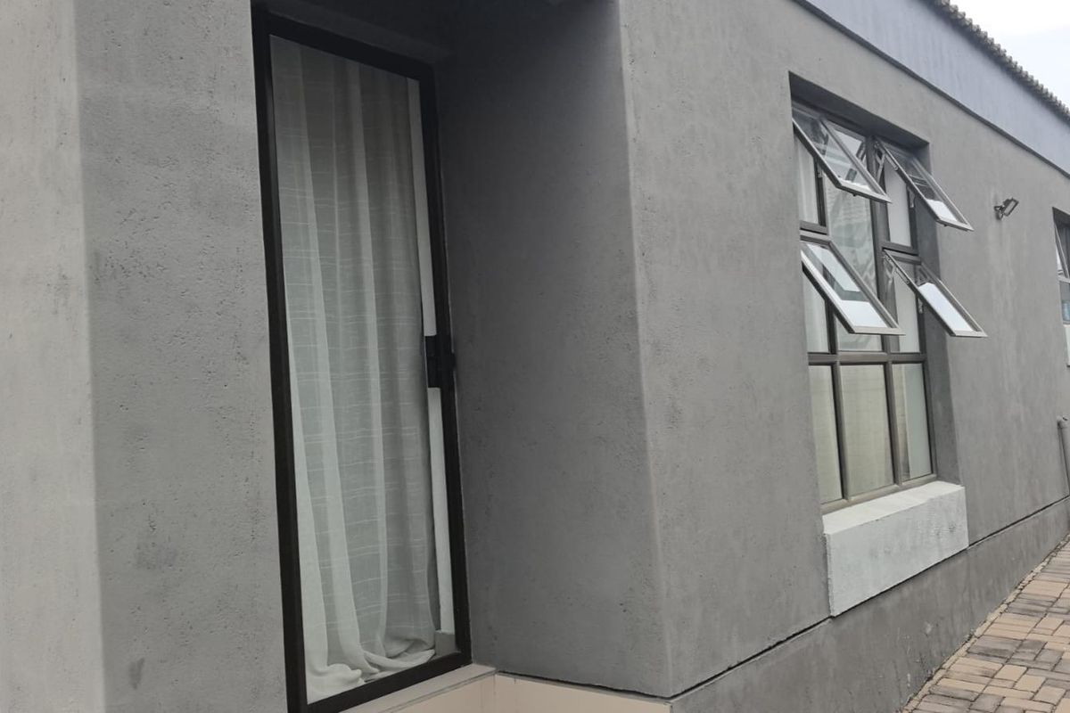 House For Sale in Emdo Park - Photo 4