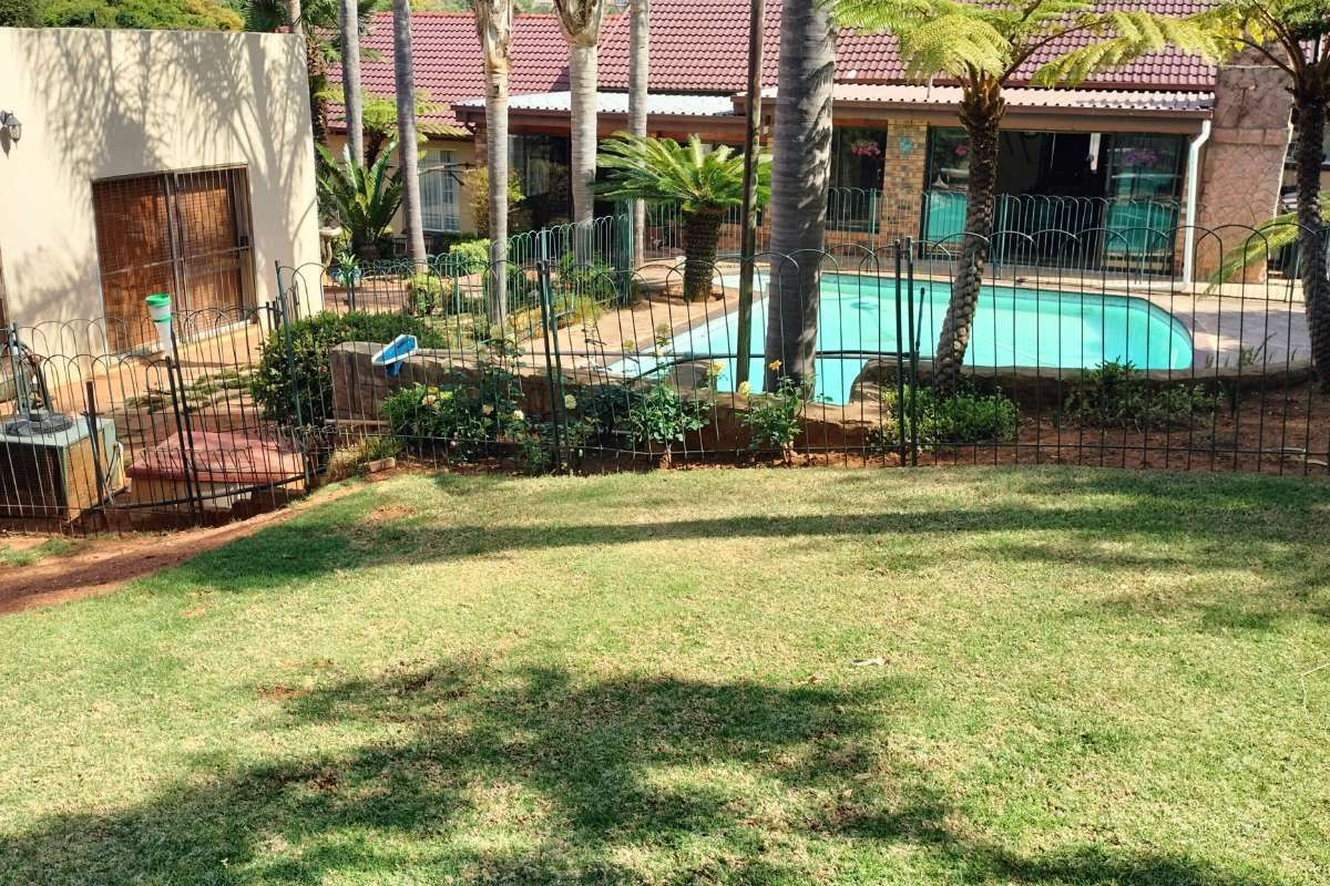 House For Sale in Helderkruin - Photo 5