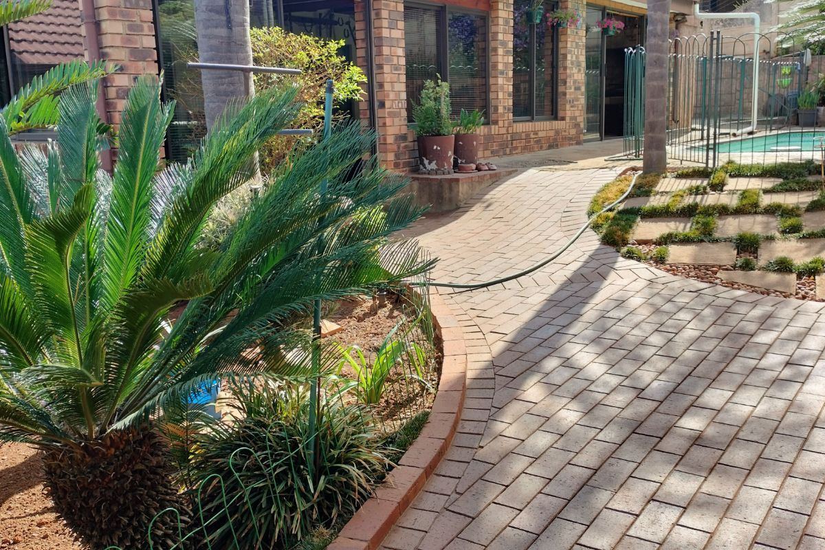 House For Sale in Helderkruin - Photo 2