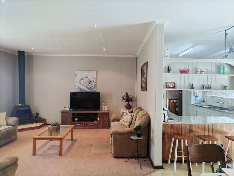 House For Sale in Villiersdorp Central - Photo 4