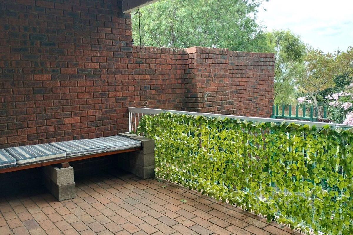 Townhouse For Sale in Constantia Kloof - Photo 4