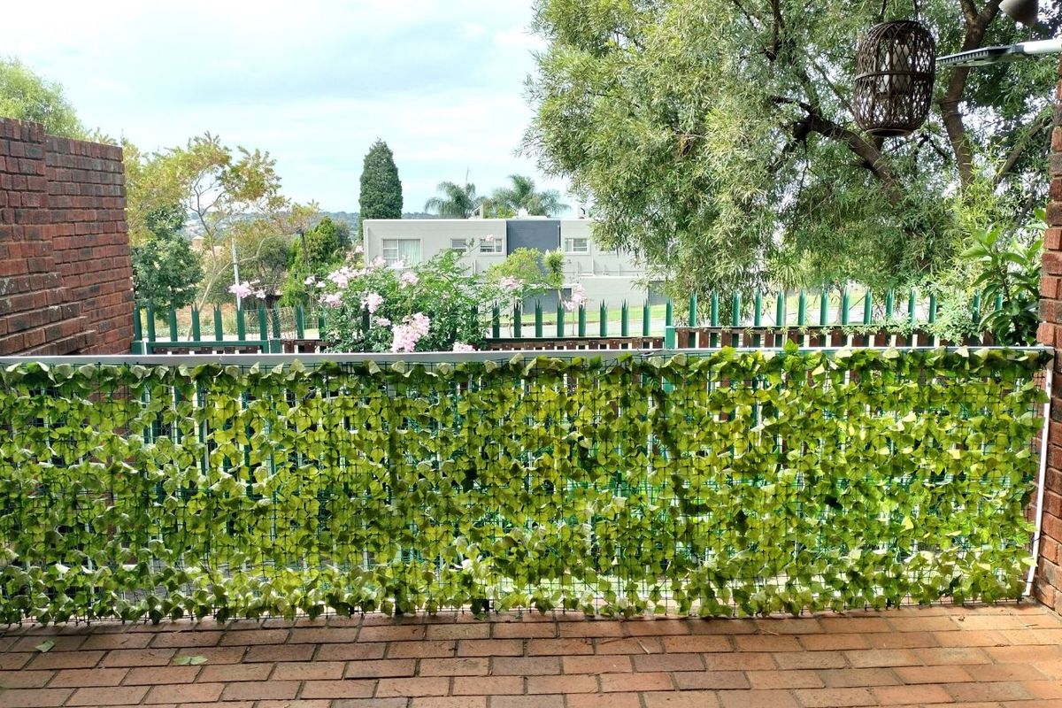 Townhouse For Sale in Constantia Kloof - Photo 3