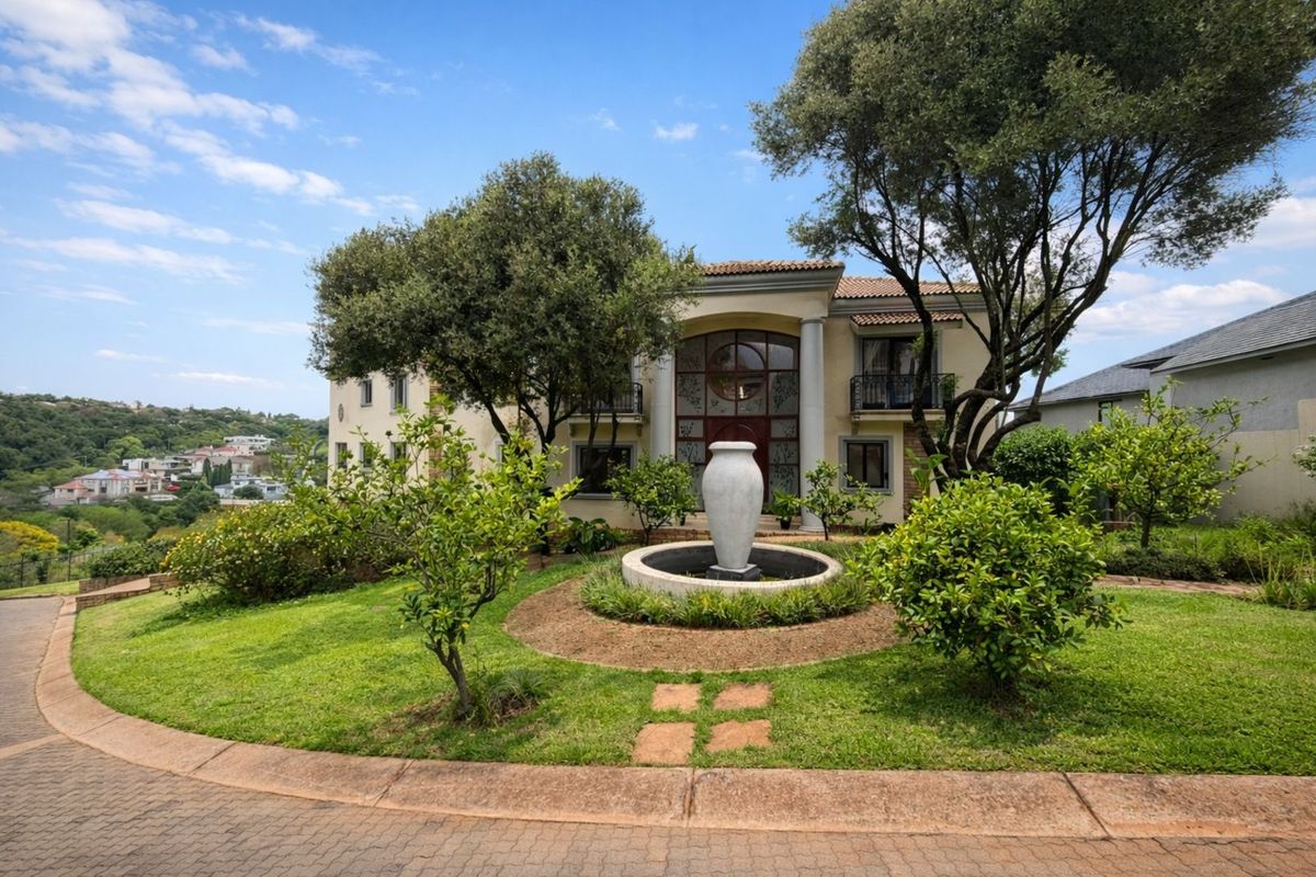 House To Rent in Waterkloof Ridge - Photo 2