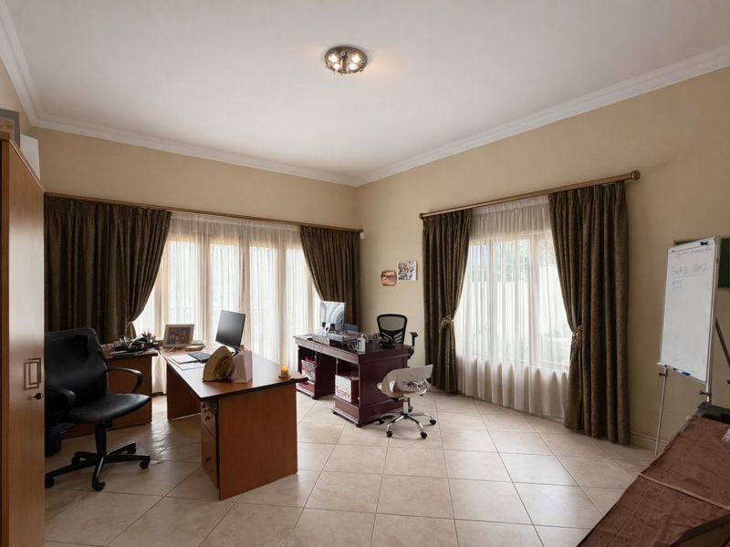 House To Rent in Waterkloof Ridge - Photo 8