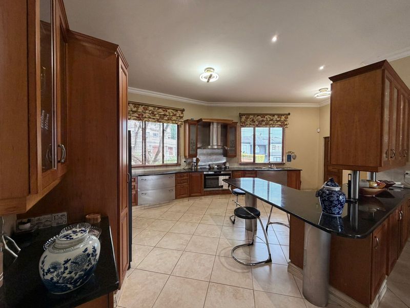 House To Rent in Waterkloof Ridge - Photo 10