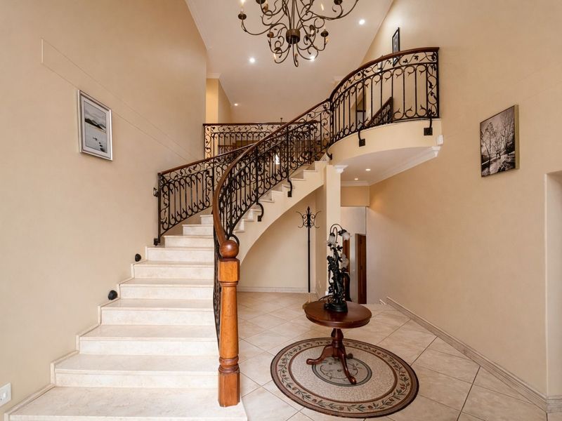 House To Rent in Waterkloof Ridge - Photo 4