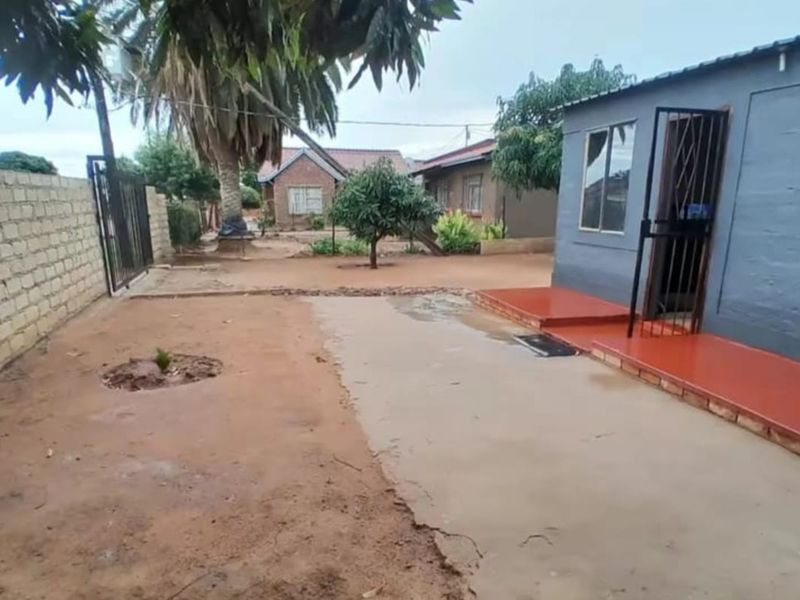 House For Sale in Hammanskraal Central - Photo 4