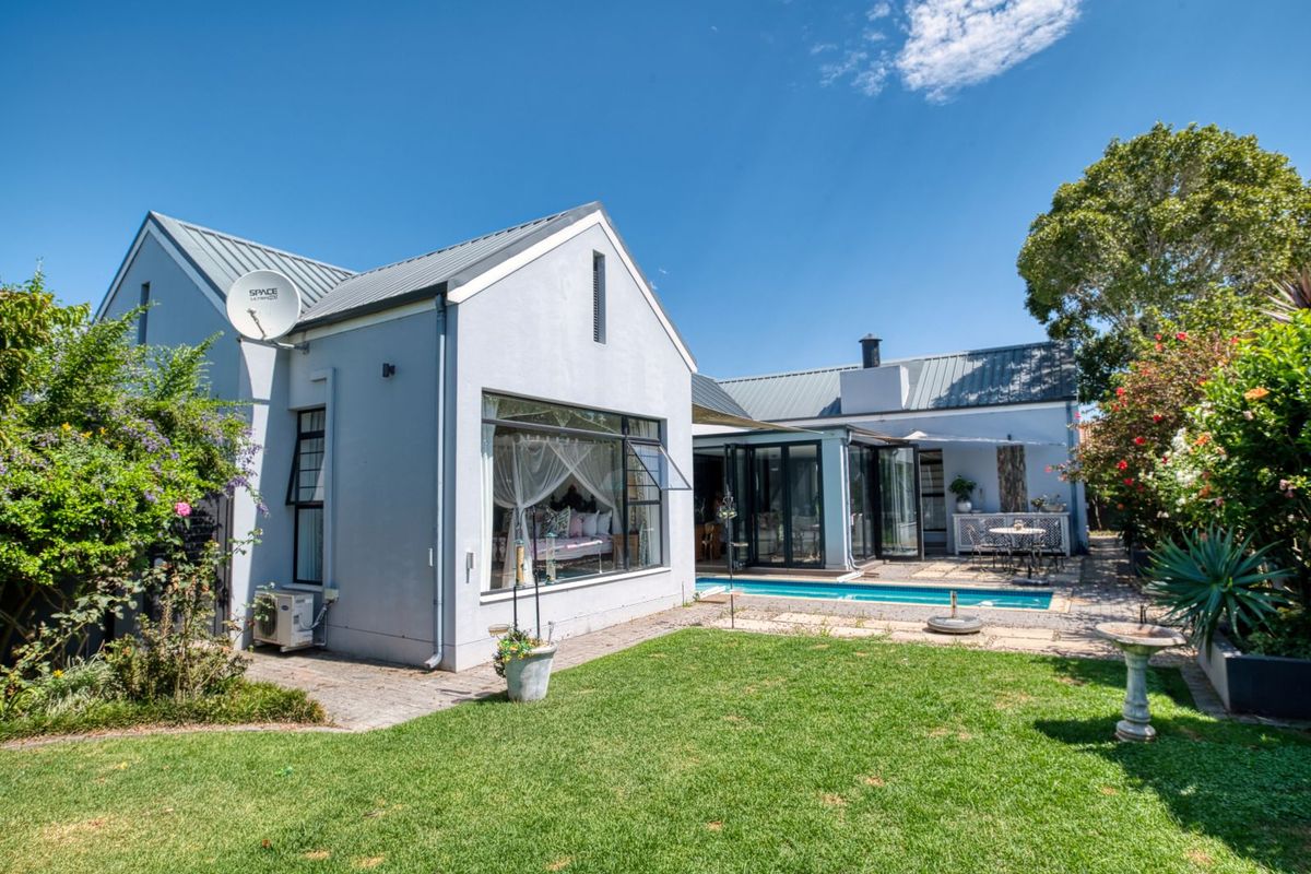 House For Sale in Earls Court Lifestyle Estate - Photo 2