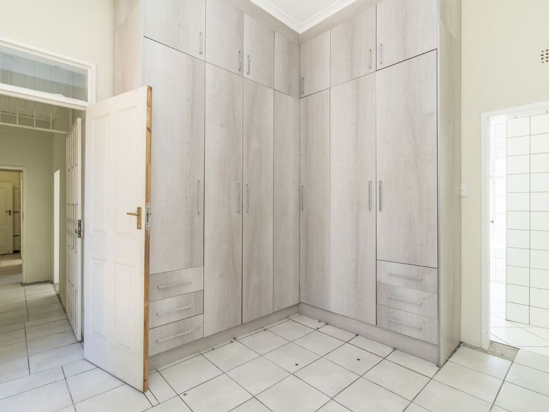 House To Rent in Melville - Photo 7