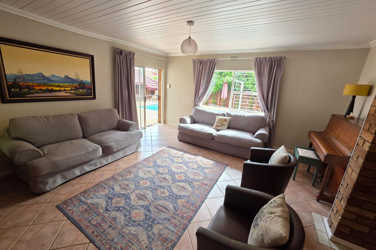 House For Sale in El Toro Park - Photo 3